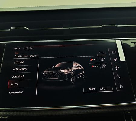 2026-Audi-RSQ8-SUV-PERFORMANCE-QUATTRO-TIPTRONIC_39