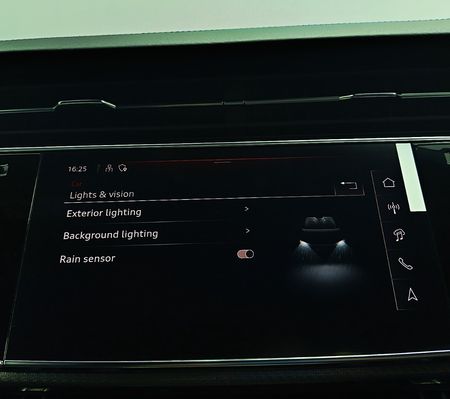 2026-Audi-RSQ8-SUV-PERFORMANCE-QUATTRO-TIPTRONIC_42