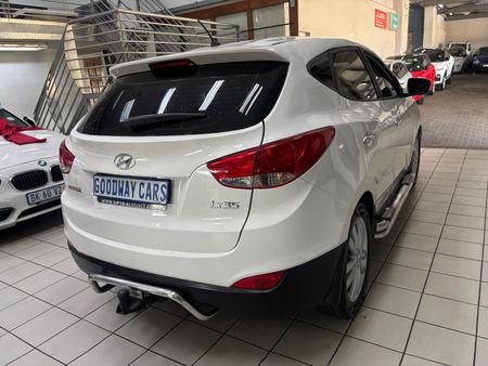 2013-Hyundai-ix35-20-GLS-Executive-Auto_3