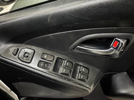 2013-Hyundai-ix35-20-GLS-Executive-Auto_6