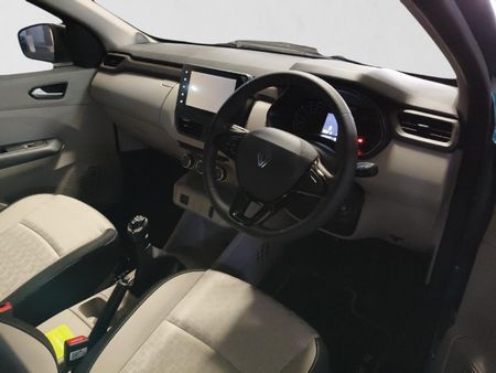 2026-Renault-Triber-10-Techno_12