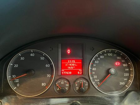 2005-Volkswagen-Golf-16-Trendline_10