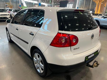 2005-Volkswagen-Golf-16-Trendline_4