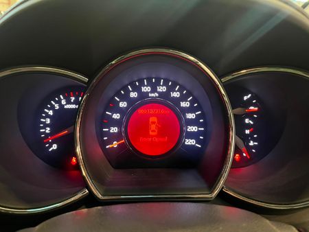 2015-Kia-Rio-14-Tec-5-dr_10