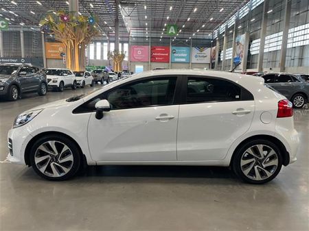 2015-Kia-Rio-14-Tec-5-dr_3