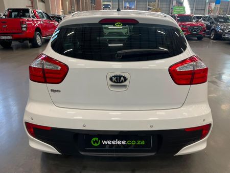 2015-Kia-Rio-14-Tec-5-dr_5