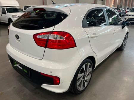 2015-Kia-Rio-14-Tec-5-dr_6