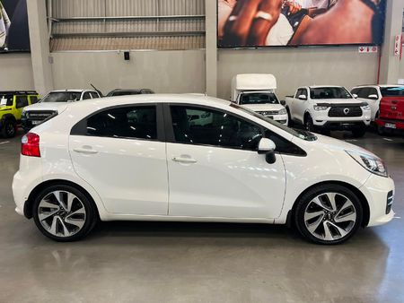 2015-Kia-Rio-14-Tec-5-dr_7