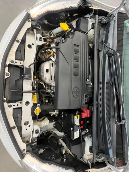 2012-Toyota-Yaris-13-XI-5-dr_9