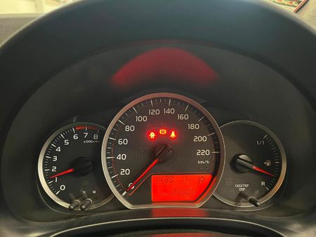 2012-Toyota-Yaris-13-XI-5-dr_10