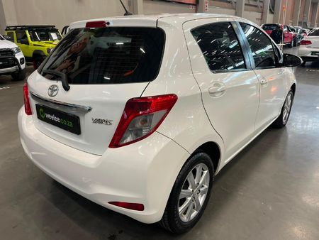 2012-Toyota-Yaris-13-XI-5-dr_6