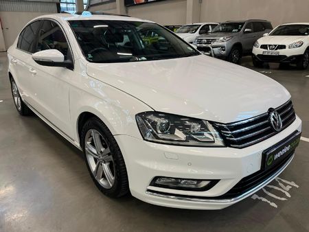 2015-Volkswagen-Passat-20-TDI-Comfortline-Auto-103kW_0