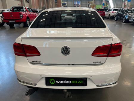 2015-Volkswagen-Passat-20-TDI-Comfortline-Auto-103kW_5