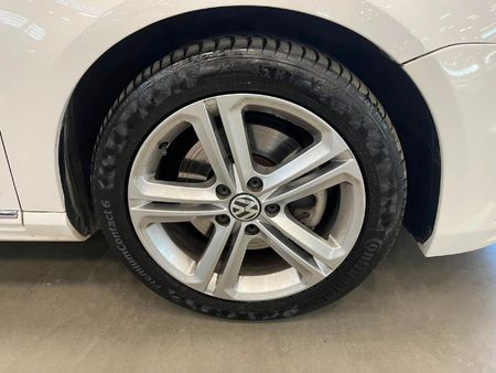 2015-Volkswagen-Passat-20-TDI-Comfortline-Auto-103kW_8