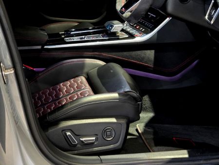 2025-Audi-RS6-Avant-Performance-Auto_26