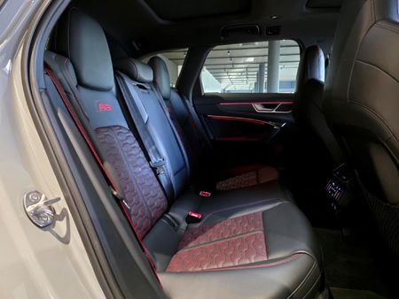 2025-Audi-RS6-Avant-Performance-Auto_2