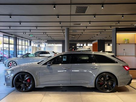 2025-Audi-RS6-Avant-Performance-Auto_7