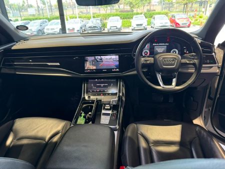 2023-Audi-Q8-45-TDI-quattro-Auto_10