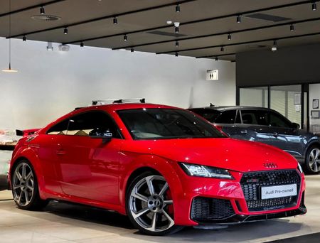2021-Audi-TT-RS-Coupe-quattro-Auto-294kW_0