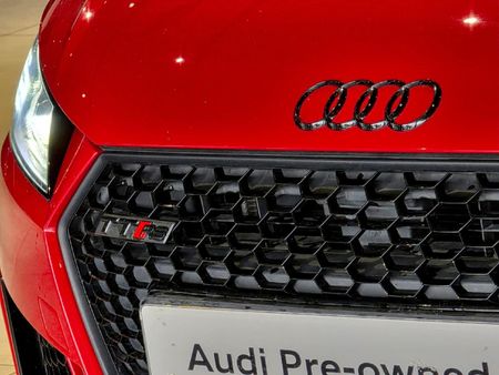 2021-Audi-TT-RS-Coupe-quattro-Auto-294kW_11
