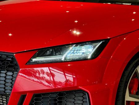 2021-Audi-TT-RS-Coupe-quattro-Auto-294kW_12
