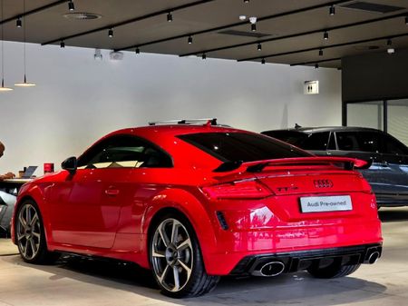 2021-Audi-TT-RS-Coupe-quattro-Auto-294kW_3