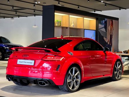 2021-Audi-TT-RS-Coupe-quattro-Auto-294kW_5