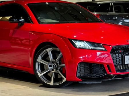 2021-Audi-TT-RS-Coupe-quattro-Auto-294kW_7