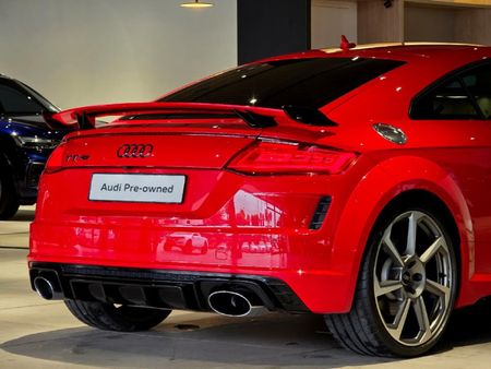 2021-Audi-TT-RS-Coupe-quattro-Auto-294kW_8
