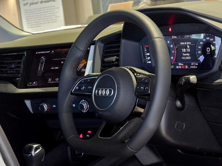 2025-Audi-A1-Sportback-30-TFSI-Black-Edition-S-Tronic_11