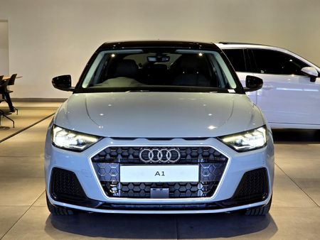 2025-Audi-A1-Sportback-30-TFSI-Black-Edition-S-Tronic_1