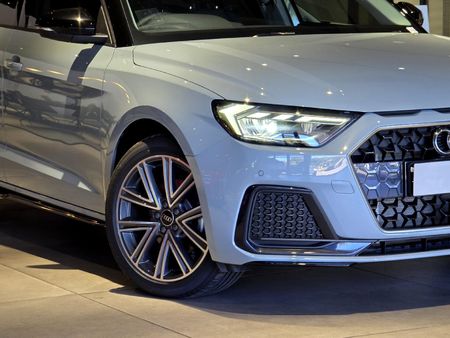 2025-Audi-A1-Sportback-30-TFSI-Black-Edition-S-Tronic_7