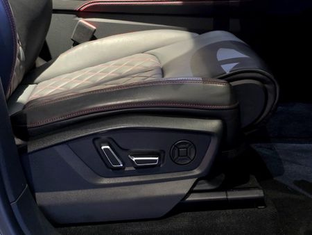 2025-Audi-Q8-45-TDI-quattro-Auto-Black-Edition_9