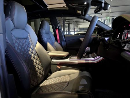 2025-Audi-Q8-45-TDI-quattro-Auto-Black-Edition_10