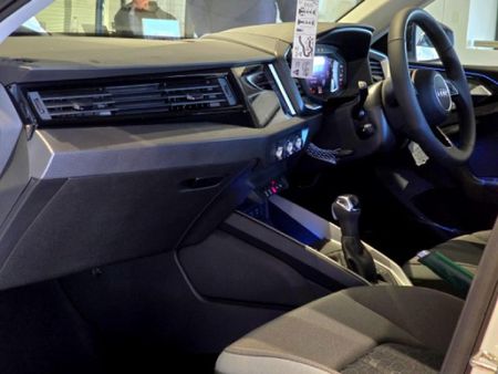 2025-Audi-A1-Sportback-30-TFSI-Black-Edition-S-Tronic_11