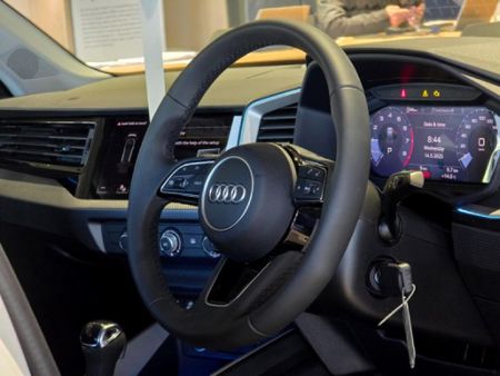 2025-Audi-A1-Sportback-30-TFSI-Black-Edition-S-Tronic_15