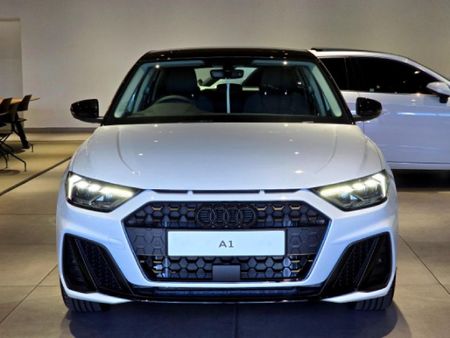2025-Audi-A1-Sportback-30-TFSI-Black-Edition-S-Tronic_1