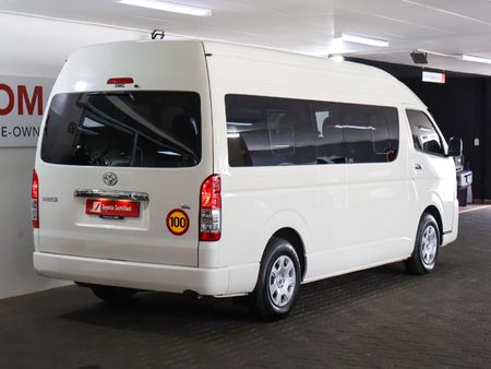 2025-Toyota-Quantum-25-D-4D-14-seat_11