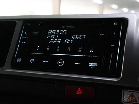 2025-Toyota-Quantum-25-D-4D-14-seat_13