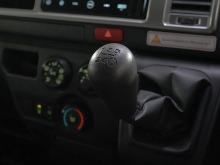 2025-Toyota-Quantum-25-D-4D-14-seat_15