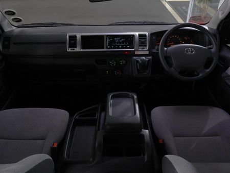 2025-Toyota-Quantum-25-D-4D-14-seat_16