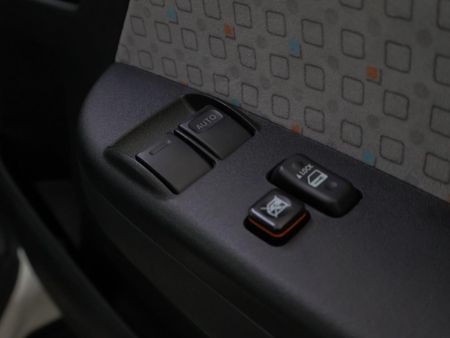 2025-Toyota-Quantum-25-D-4D-14-seat_18
