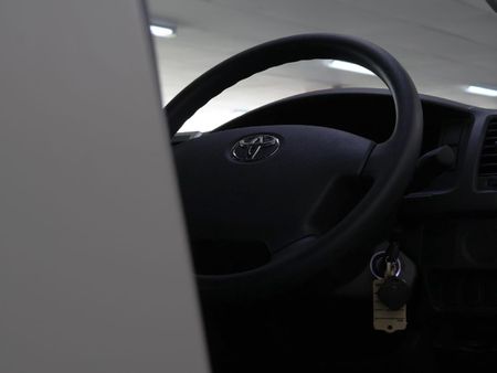 2025-Toyota-Quantum-25-D-4D-14-seat_19