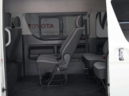 2025-Toyota-Quantum-25-D-4D-14-seat_23