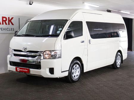 2025-Toyota-Quantum-25-D-4D-14-seat_4