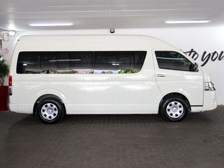2025-Toyota-Quantum-25-D-4D-14-seat_6