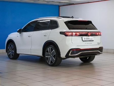 2026-Volkswagen-Tiguan-20TDI-R-Line-4Motion_10