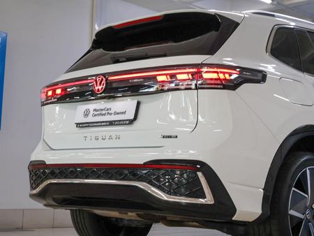 2026-Volkswagen-Tiguan-20TDI-R-Line-4Motion_11