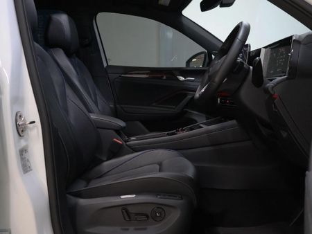 2026-Volkswagen-Tiguan-20TDI-R-Line-4Motion_18