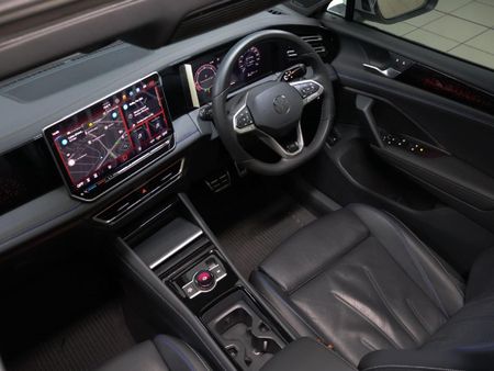 2026-Volkswagen-Tiguan-20TDI-R-Line-4Motion_26